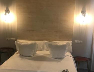 King Studio with Sofa Bed