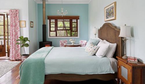 Buttercup Queen Suite