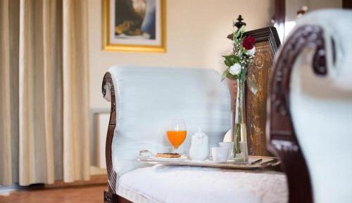 Queen Suite with Spa Bath