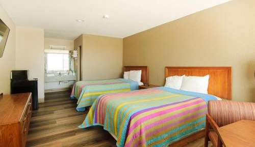 Deluxe Queen Room