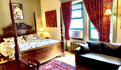 Deluxe Room (2 Adults + 1 Child)