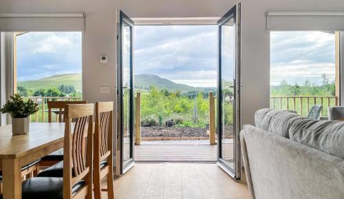 Two-Bedroom Lodge - Mountain View