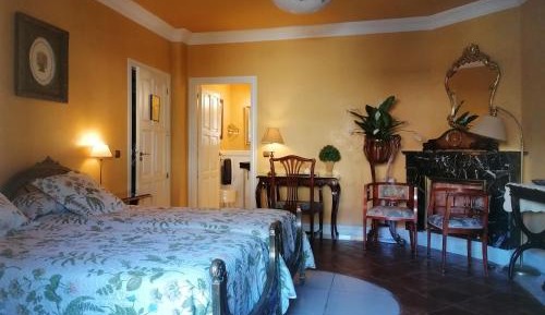 Twin Room with Private Bathroom