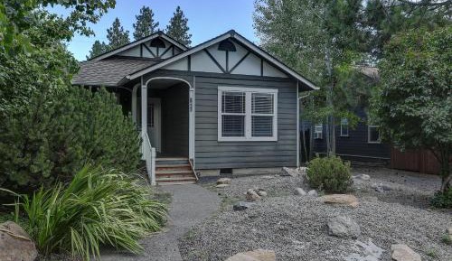 Three-Bedroom Holiday Home 