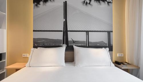 Deluxe Double or Twin Room with River View