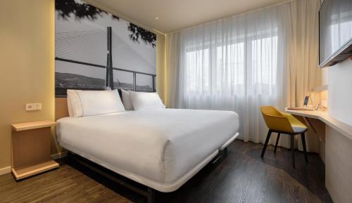 Double or Twin Room with City View
