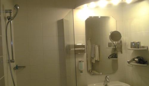 Twin Room with Shower