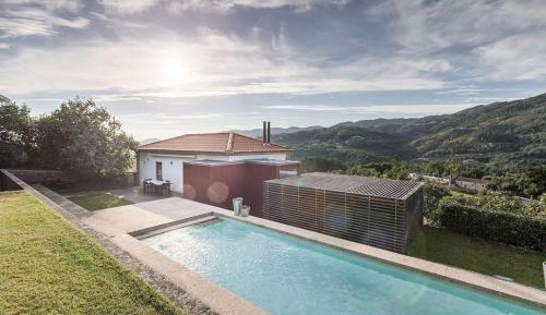 Villa with Garden View