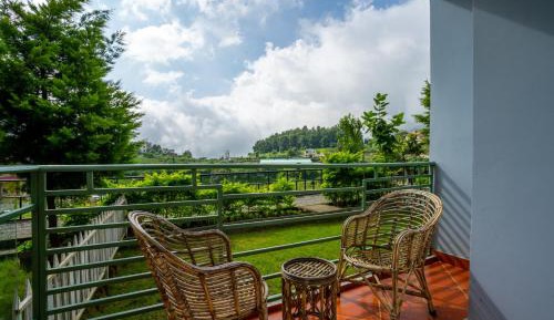 Suite with Mountain View