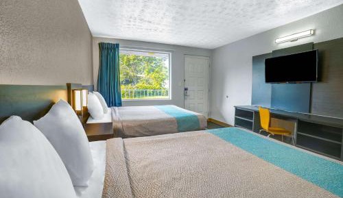 Queen Room with Two Queen Beds - Non-Smoking