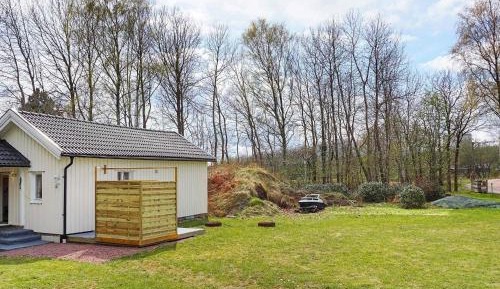 One-Bedroom Holiday Home
