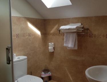 Quadruple Room with Private Bathroom