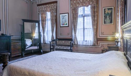 Double Ancient Room