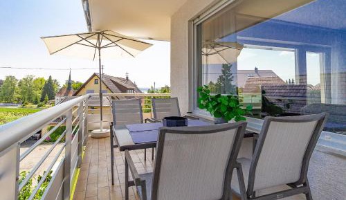 Apartment with Lake View