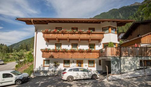 Three-Bedroom Apartment with Balcony