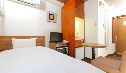 Single Room - Smoking - House Keeping is Optional with Additional Cost