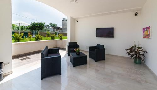One-Bedroom House
