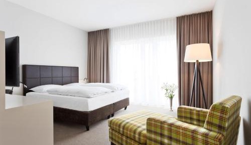 Superior Room with side Seerhein view