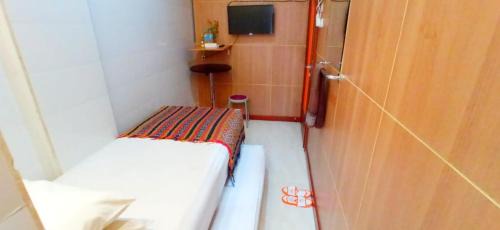 Standard Twin Room with Shared Bathroom