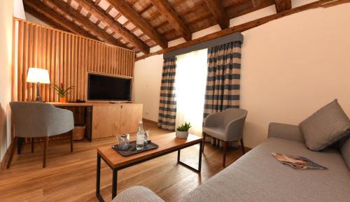 Junior Suite with Garden View