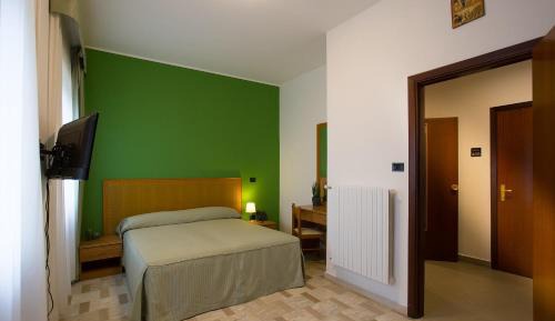 Economy Double or Twin Room