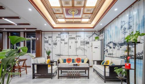 Family Suite (25 Adults) 