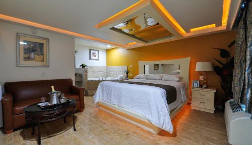 Honeymoon Suite