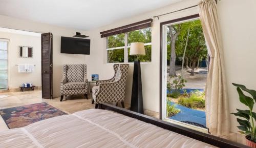 Suite with Garden View