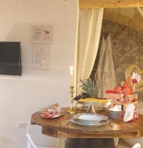 Deluxe Suite with Spa Bath