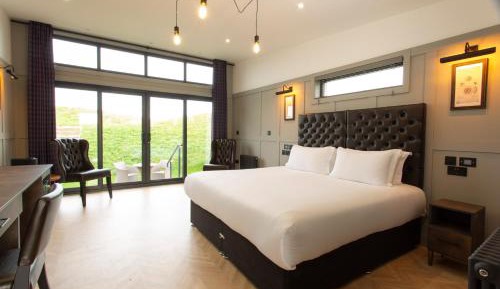 Deluxe King Room