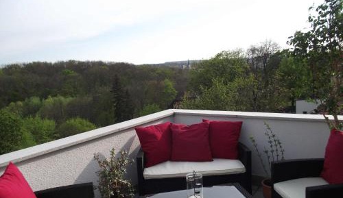 One-Bedroom Apartment with Roof Terrace