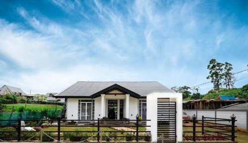 Deluxe Bungalow with Garden View