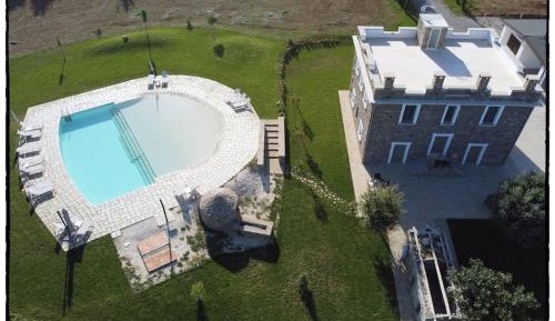 Apartment with Pool View 