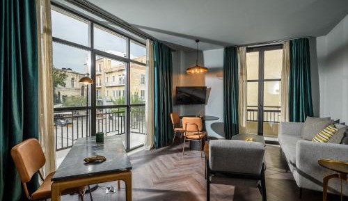 Deluxe Junior Suite
