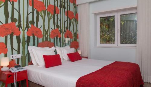 Deluxe Double or Twin Room with Pool Access