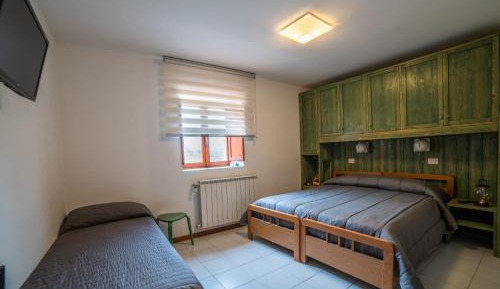 Basic Triple Room