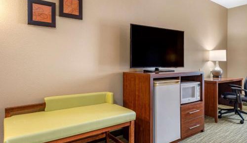 Queen Suite with Two Queen Beds - Non-Smoking