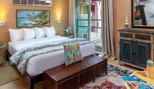 Deluxe King Room - HO2-2