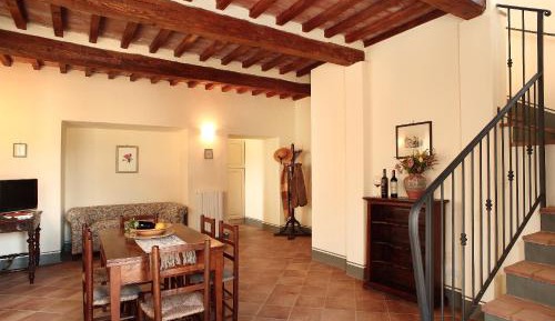 Two-Bedroom Apartment - Split Level (4 Adults)