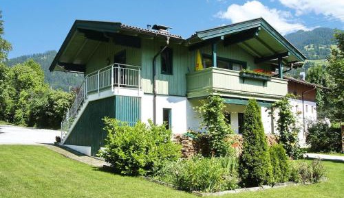 One-Bedroom Holiday Home