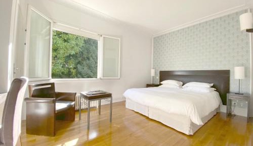 King Room with Spa Bath