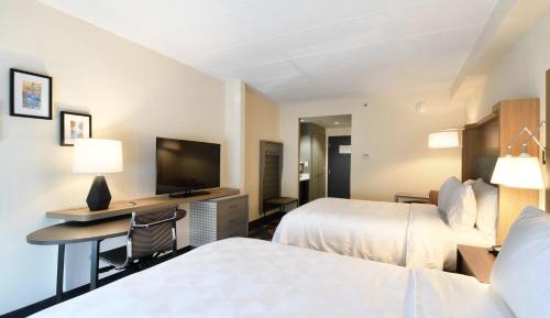 Standard Queen Room with Two Queen Beds and Bath/Shower