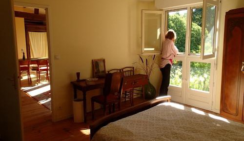 Standard Double Room with Shared Bathroom