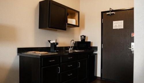 Deluxe King Suite