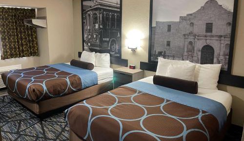 Queen Room with Two Queen Beds - Non-Smoking