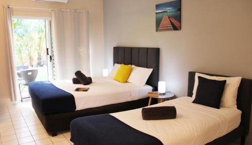 Deluxe Twin Room with Private Bathroom
