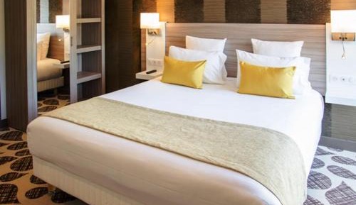 Suite with Garden View