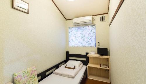 Single Room with Shared Bathroom