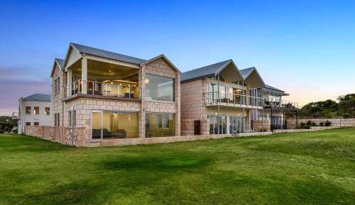 Four-Bedroom Holiday Home
