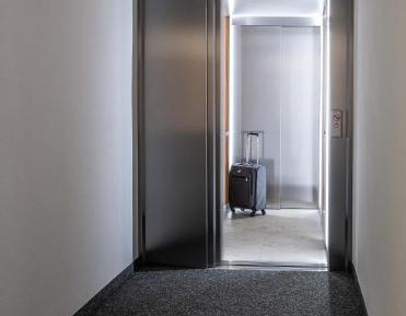 Twin Room with Private Bathroom